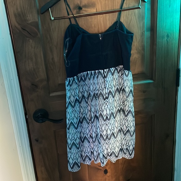 Cute dress - Picture 2 of 2